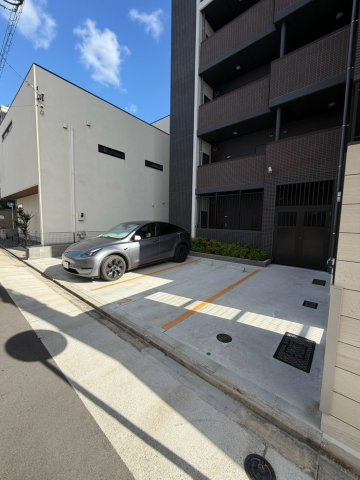 プレイズシード浄心の駐車場