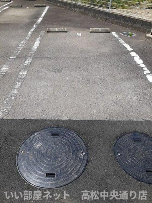 【駐車場】 | 秋桜ミディ