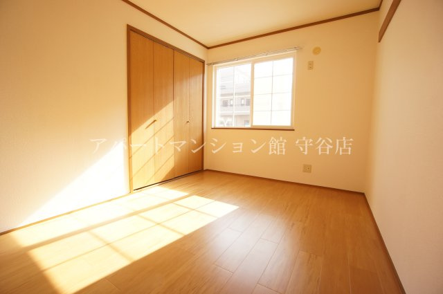 シャルマンレーヌの寝室|反転です