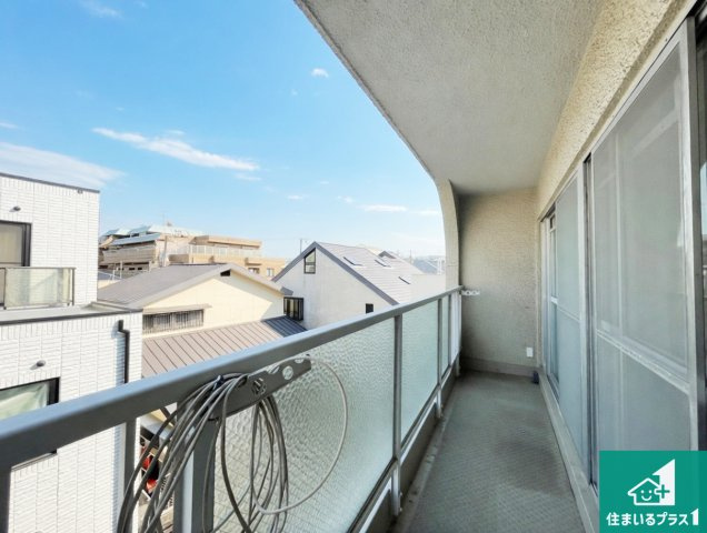芦屋精道スカイハイツのバルコニー|ワイドバルコニーは洗濯物を干すスペースが広いのでご家族が多くても安心！