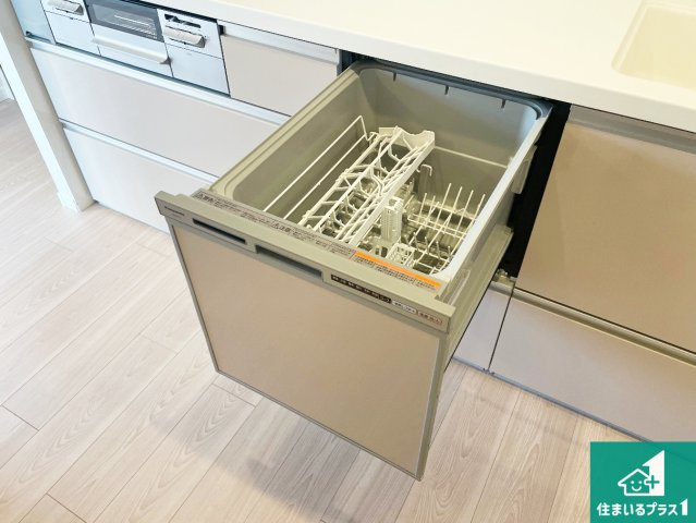 ライオンズマンション宝塚武庫川町の設備|食事後の一仕事、食器洗いをボタン一つでお任せできちゃいます！場所を取らないビルトイン式なので、お料理スペースもしっかり確保！