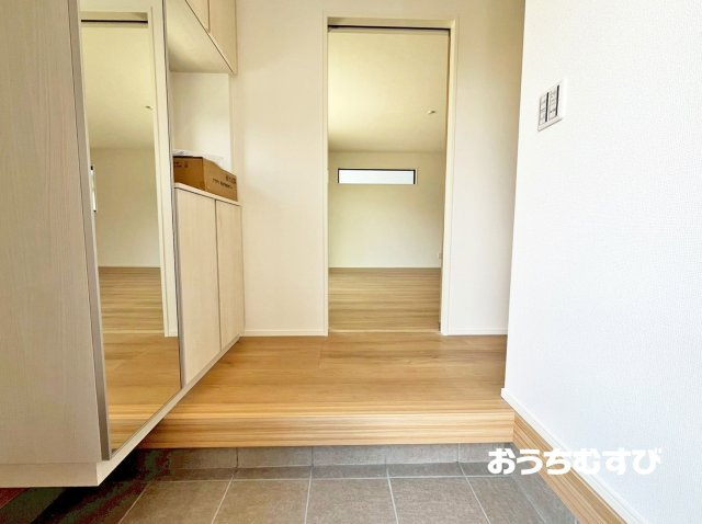 名東区猪子石12104(全2棟)の玄関