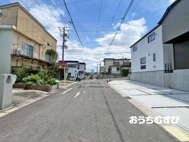 名東区猪子石12104(全2棟)の前面道路含む現地写真