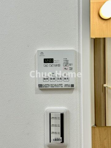 レジェント東日暮里ウエストの冷暖房・空調設備|【浴室乾燥機】暖房・冷風・換気・乾燥が可能です。毎日を快適に過ごせるうれしい機能が揃っています。雨の日の洗濯物も安心です。