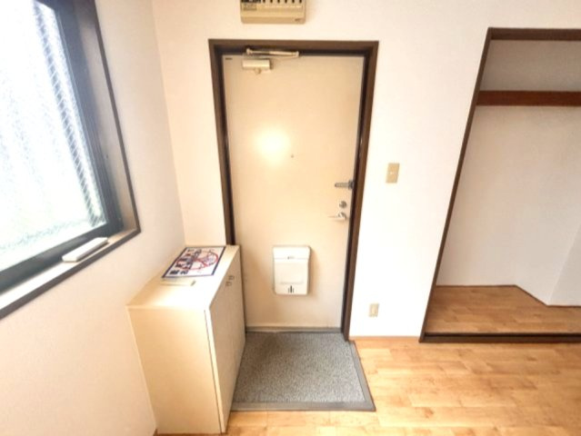 パープル本山の玄関