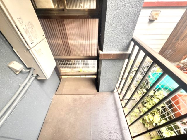 パープル本山のバルコニー