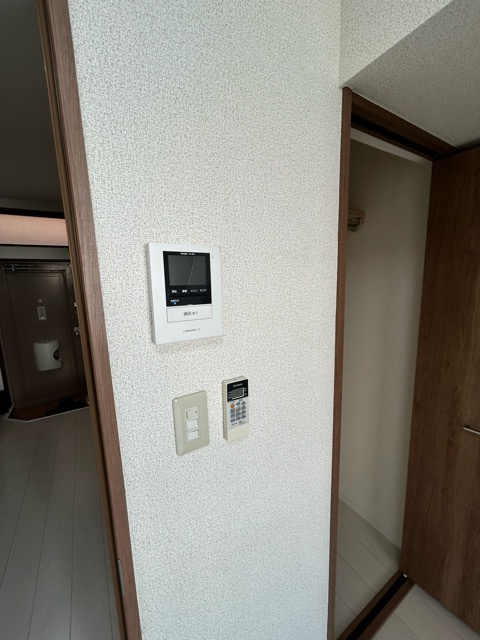 シャトレ天沼のセキュリティ|TVモニターホン・建物入り口防犯カメラ設置。