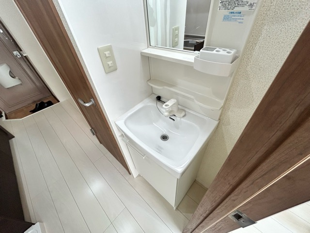 シャトレ天沼の独立洗面台|別部屋の写真になります