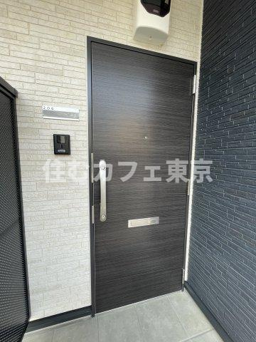 立川市栄町２丁目のアパートの玄関
