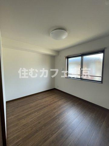 立川市栄町２丁目のアパートの洋室