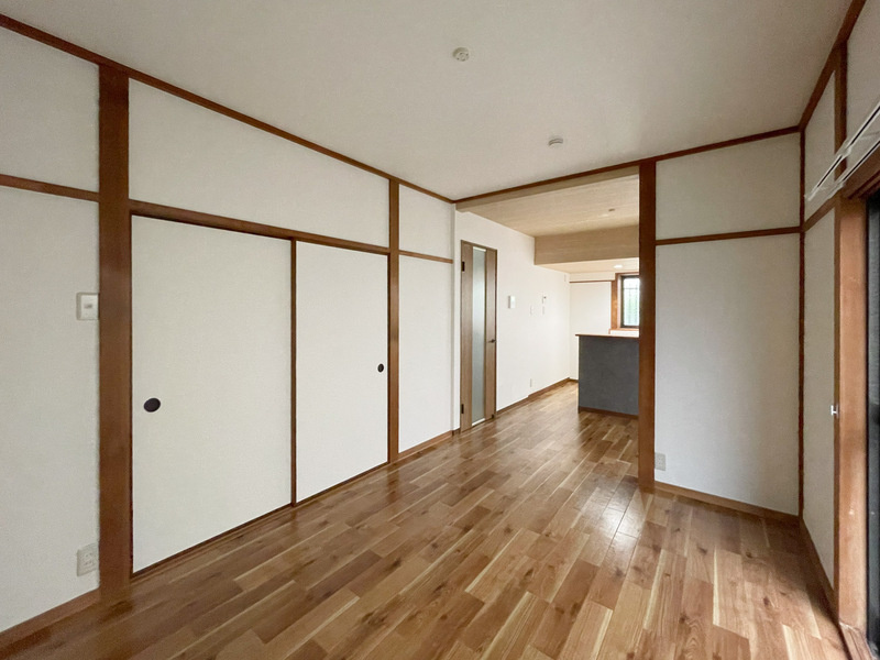 山田町小部南山貸家の居間・リビング