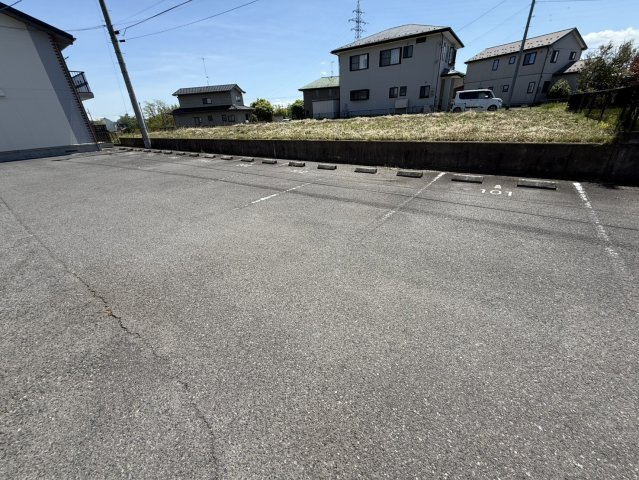 メゾン・ド・ベルA棟の駐車場