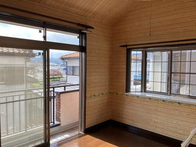 西山ハイムの居間・リビング|参考写真　２面採光のお部屋です