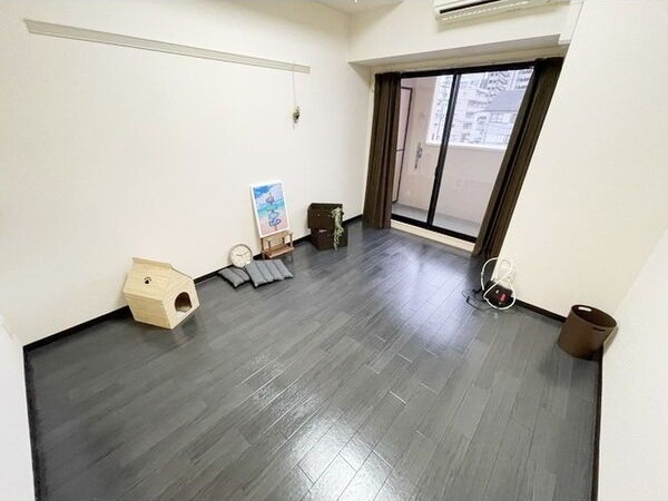 エルミタージュ名駅西の居間・リビング