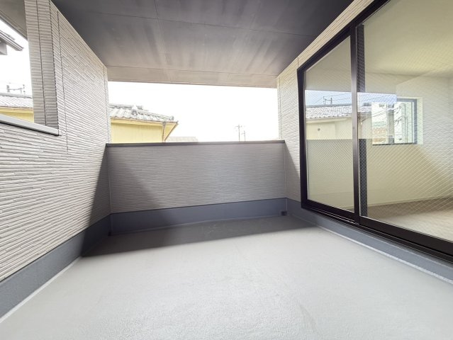 駅チカ！土浦市中央新築戸建♪のバルコニー|広々としたバルコニーです