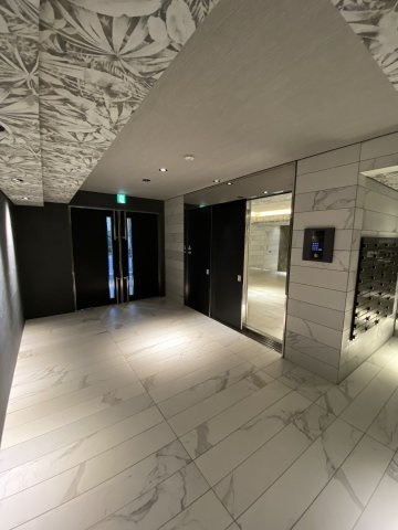 S-RESIDENCE両国緑のエントランス