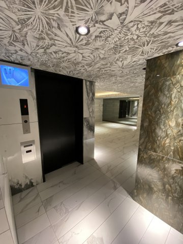 S-RESIDENCE両国緑のロビー