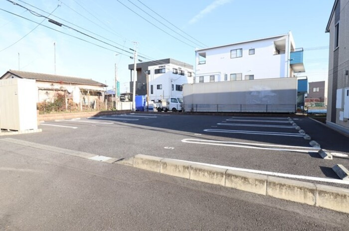 アヴィランスの駐車場|駐車場