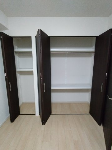 ポレスター小山タワーレジデンスの収納|サービスルーム収納