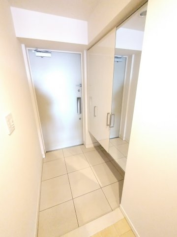 ポレスター小山タワーレジデンスの玄関