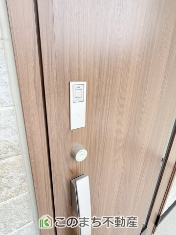 ブルーミングガーデン宇都宮市東原町の設備|玄関キーは上下２箇所のダブルロックキーで安全に配慮してます☆
