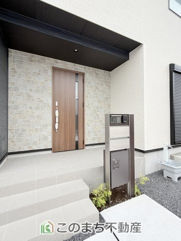ブルーミングガーデン宇都宮市東原町の設備|留守時の配達物は宅配ボックスで受け取ることができて便利です♪
