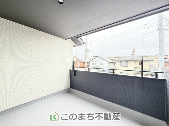 ブルーミングガーデン宇都宮市東原町のバルコニー|南向きの大型バルコニーは陽当り良好で、たっぷりのお洗濯物もよく乾きます！
さらにインナーバルコニーなので雨の日でも安心してお出かけできますね♪