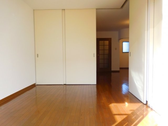 コンフォートヴィラの洋室