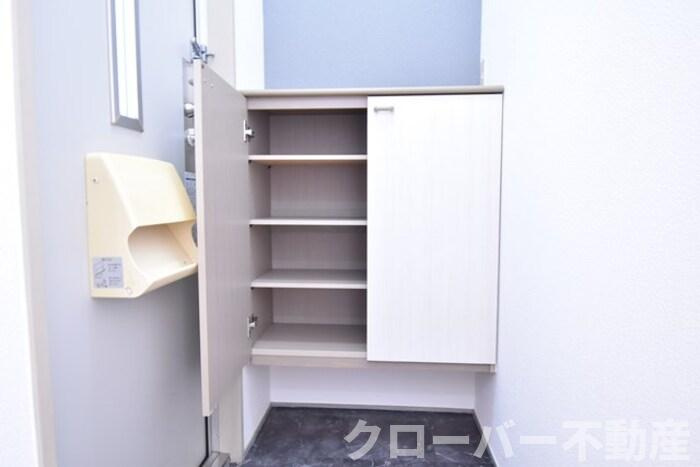サニーコーポ C棟の玄関|シューズボックス（カウンタータイプ）