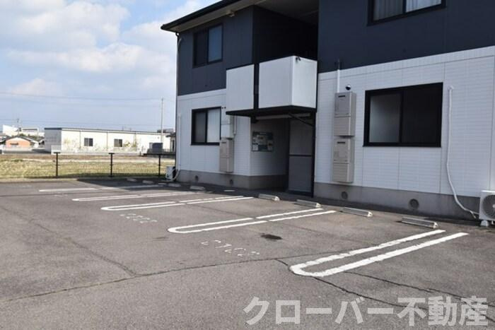 サニーコーポ C棟の駐車場|駐車場