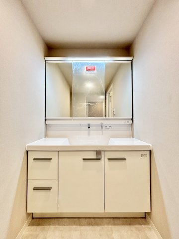 ザ・ガーデネスクシティコムズカンの洗面所|スペースが確保できる洗面所です