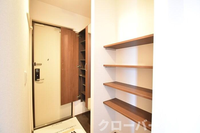 サンライズ豊益 築港町の玄関|シューズボックス・収納棚