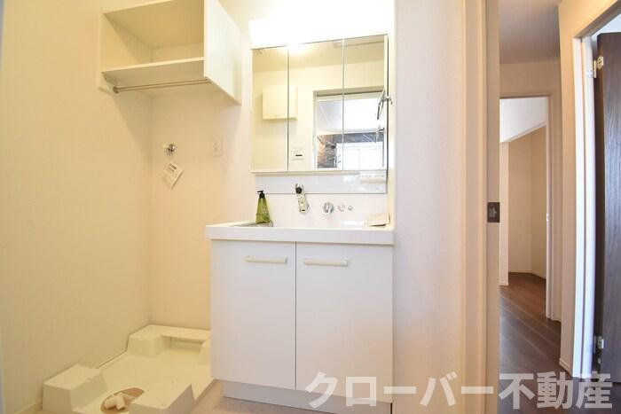 サンライズ豊益 築港町の洗面所|室内洗濯機置場・洗髪洗面化粧台