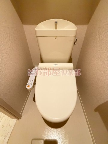 ヴァン・テ・アンのトイレ|落ち着いた色調のトイレです
