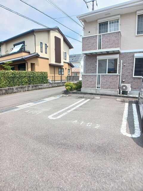 マンダリーナＴ・２　Ａの駐車場|駐車場