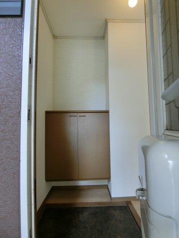 キャリーインの玄関|イメージ102号室の写真（反転あり）
