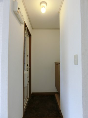 キャリーインの玄関|イメージ102号室の写真（反転あり）