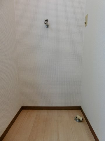 キャリーインの洗面所|イメージ102号室の写真（反転あり）