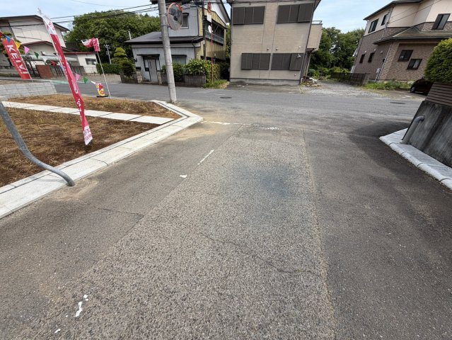 土浦市天川♪新築戸建の前面道路含む現地写真