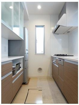 小室町戸建のキッチン