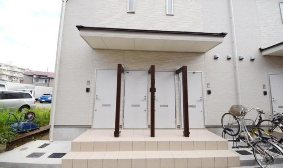 葛飾区柴又１丁目のアパートのエントランス