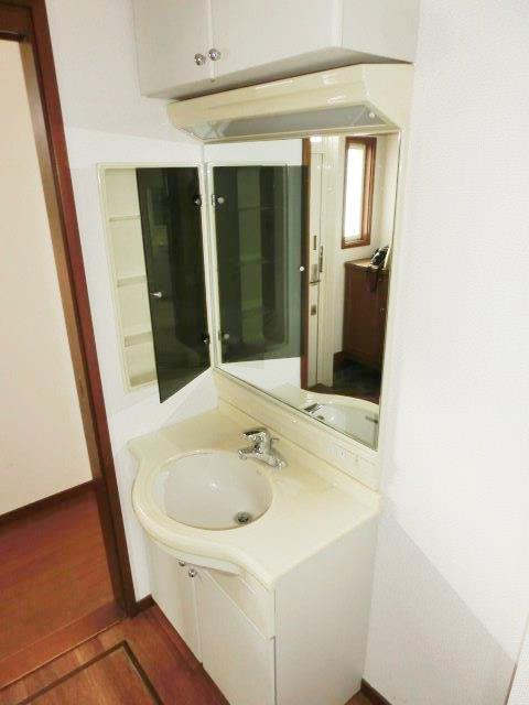 陽光台戸建の洗面所