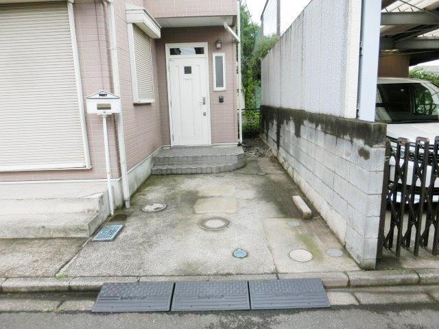 陽光台戸建のエントランス