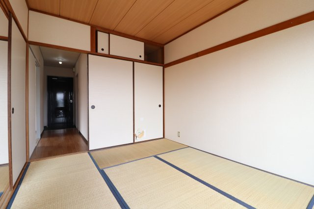 ホワイトピア中西の内装