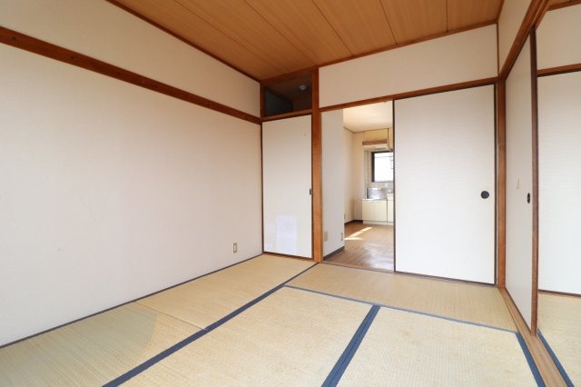 ホワイトピア中西の寝室