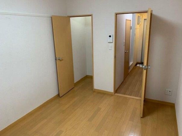 【寝室】