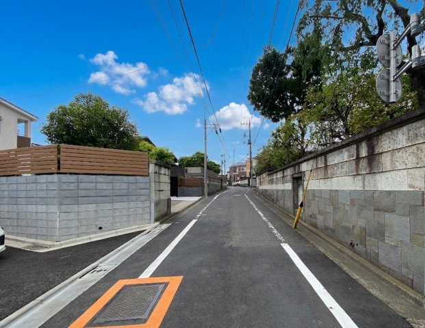 板橋区赤塚7丁目 全3棟 2号棟の前面道路含む現地写真|南北の道路に面し陽当り・風通し良好♪
本分譲地のみが利用可能な開発道路