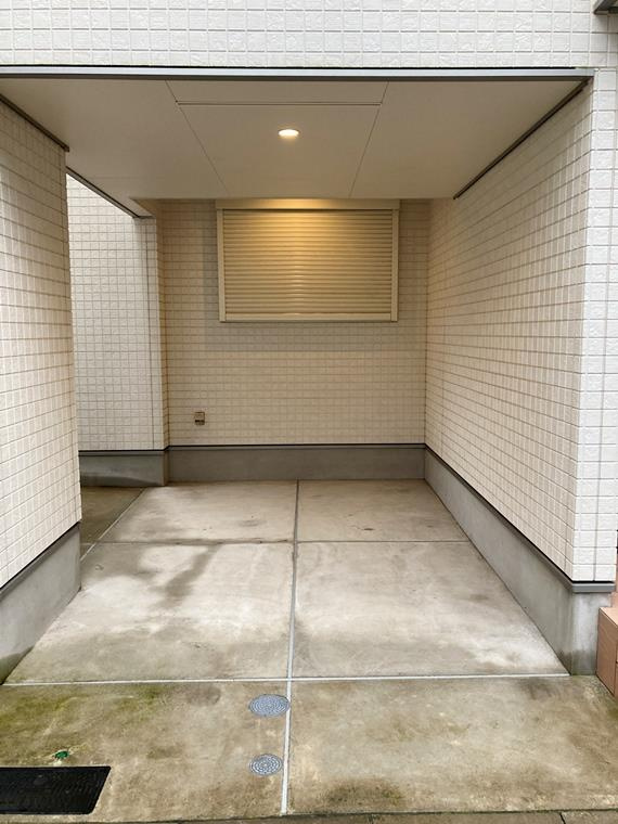高松戸建の駐車場