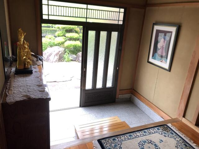南大沢貸家の玄関
