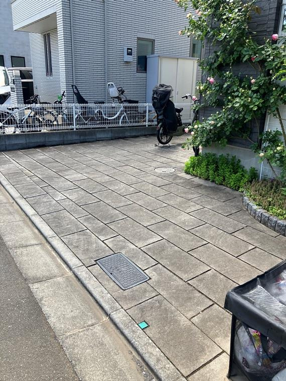 南沢戸建の駐車場